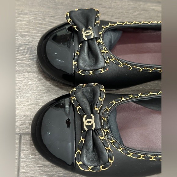 $1.5K 2024 CHANEL CC LOGO BOW BLACK LEATHER GOLD CHAIN BALLET FLATS SIZE 37.5 - Picture 13 of 16